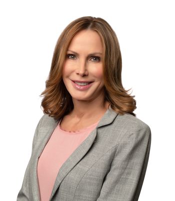 Portrait of Cheryl Landwehr, PSA, Luxury Marketing Specialist, REALTOR®.